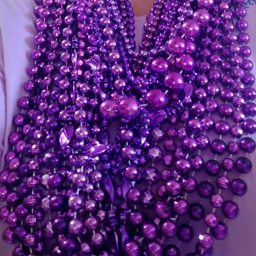 NWOT BEAUTIFUL PURPLE MARDI GRAS NECKLACES
